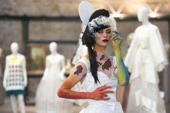 'Il giro del mondo in 80 abiti' per l'Accademia Moda Maiani alle Terme di Diocleziano 'Il giro del mondo in 80 abiti' per l'Accademia Moda Maiani alle Terme di Diocleziano
